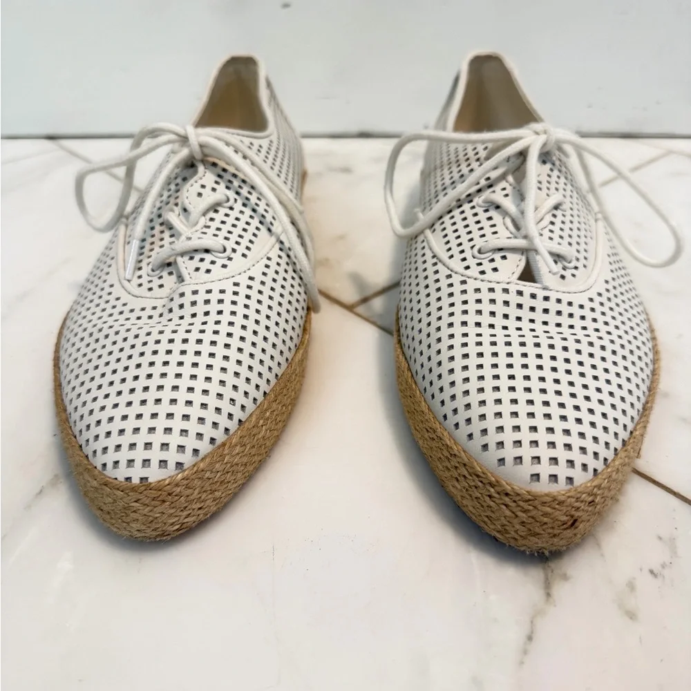 Keds women’s 10 white perforated flat pointed toe espadrille lace up shoes EUC - Picture 2 of 9